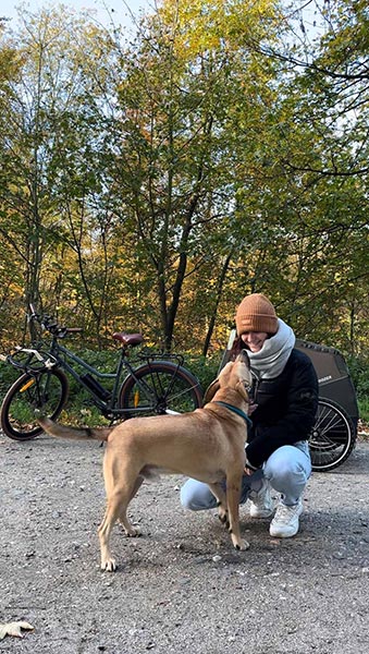 Autumn cycling with Croozer dog trailer - seasonal outdoor adventures with dogs