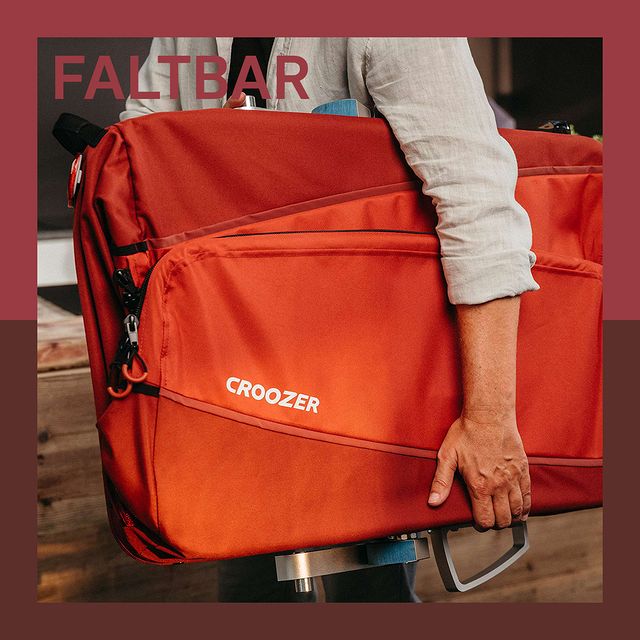 Croozer Cargo bike trailer, view of foldable and space-saving system