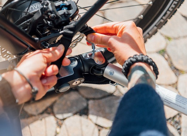 Croozer hitch getting attached to bike