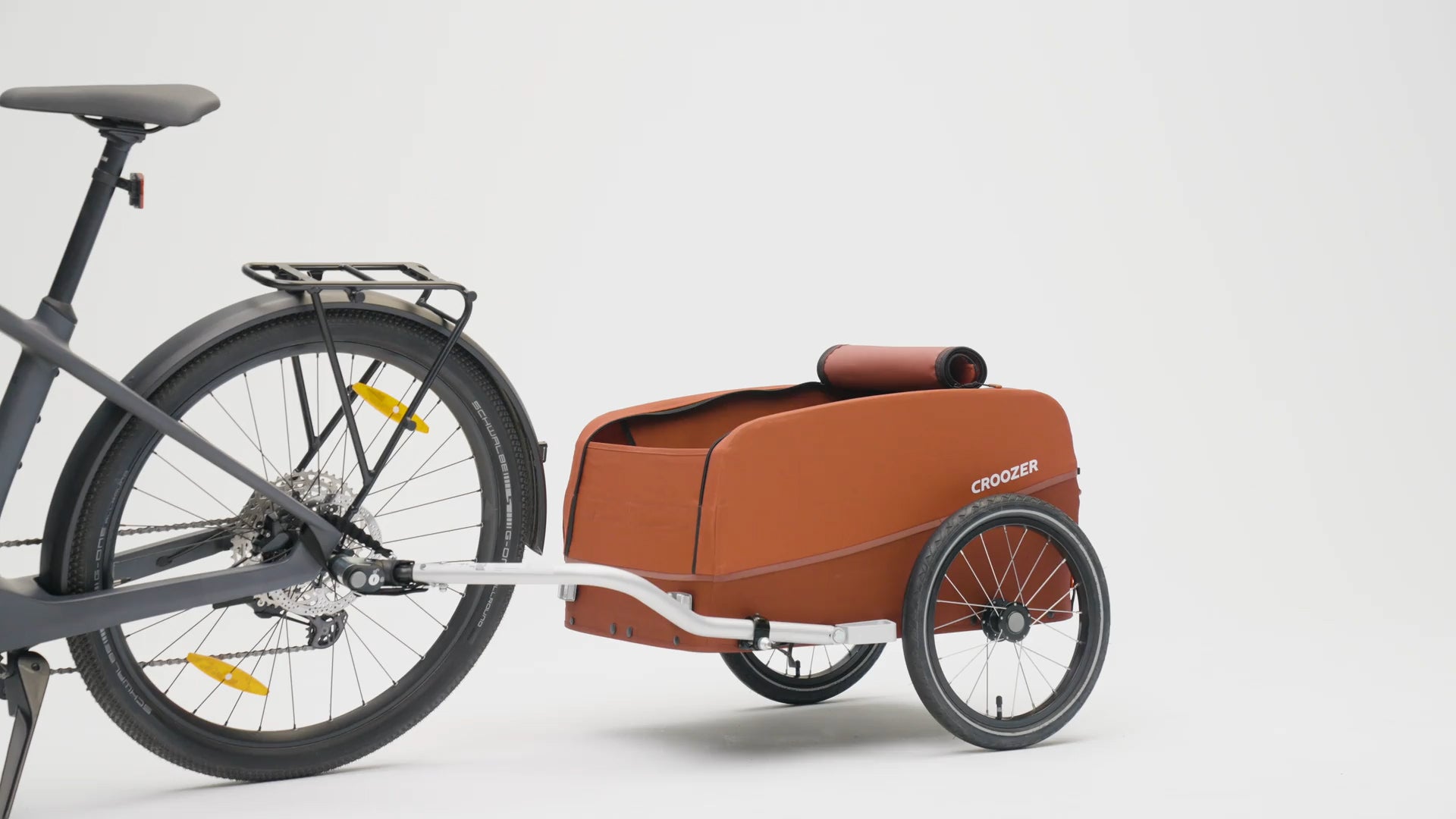 Croozer Cargo attached to bike - side view