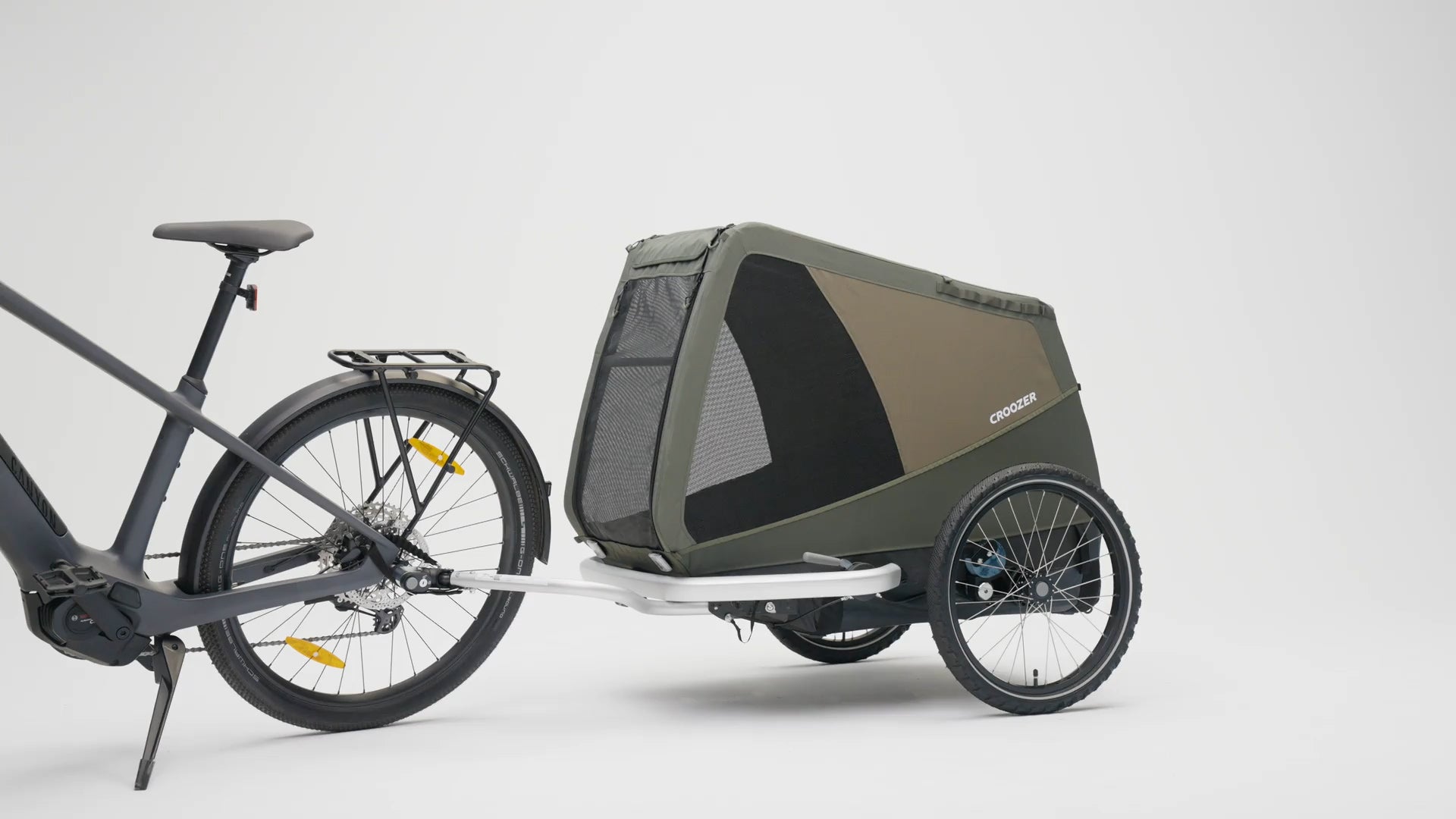 Croozer Dog Tammo attached to bike - side view