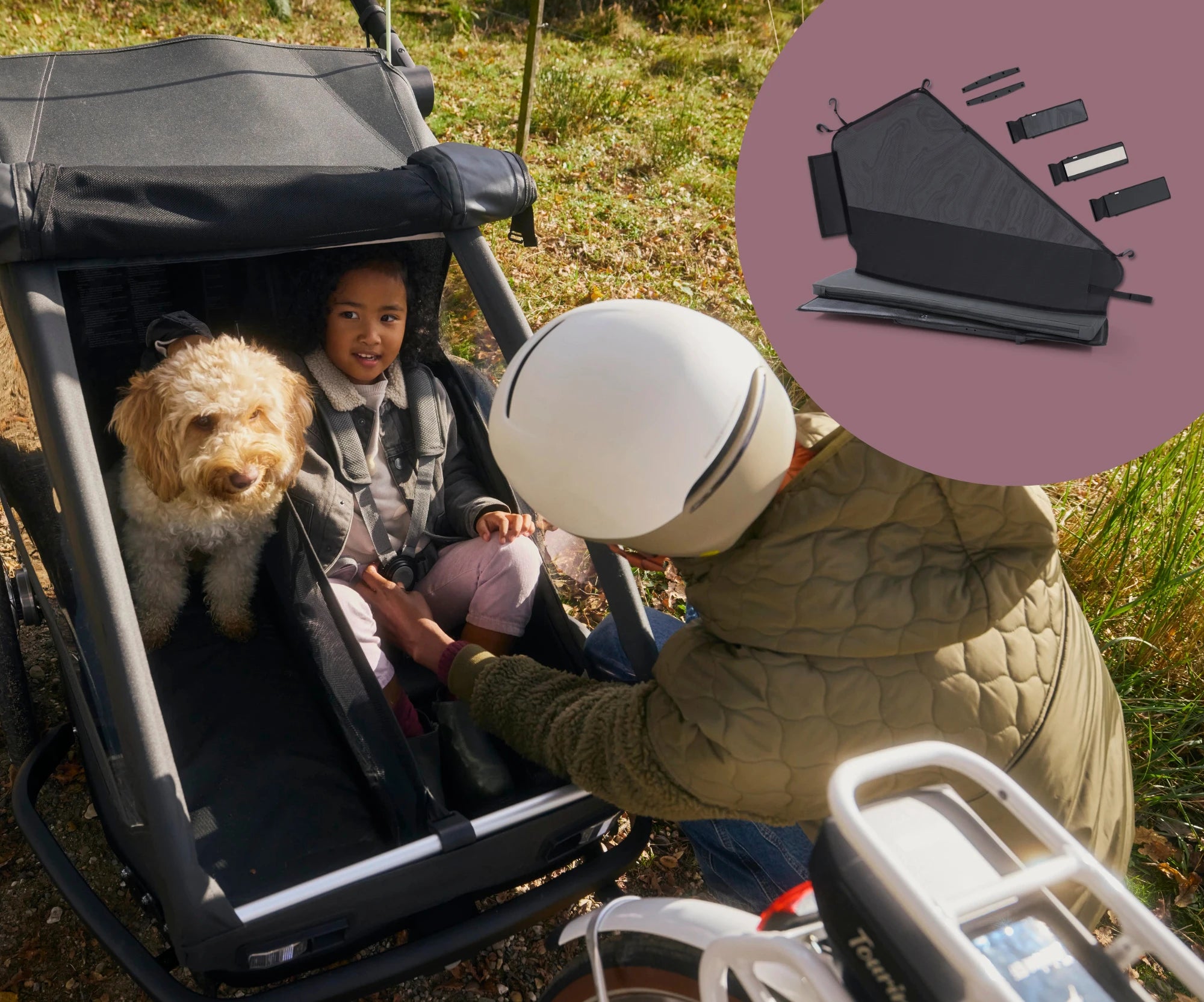 Croozer Yuuna - mother preparing the dog module for traveling with dog and child