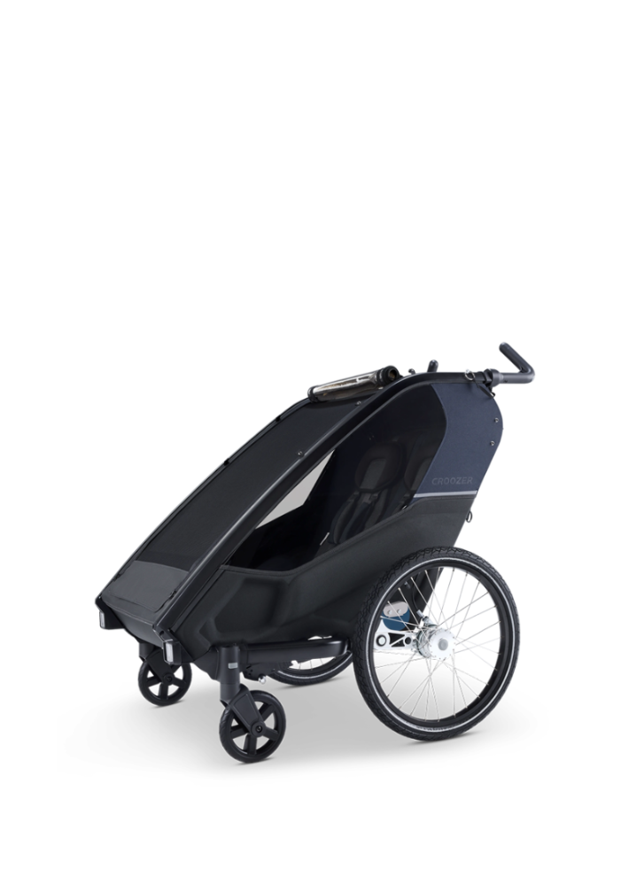 Anhänger Lykke als Kinderwagen.